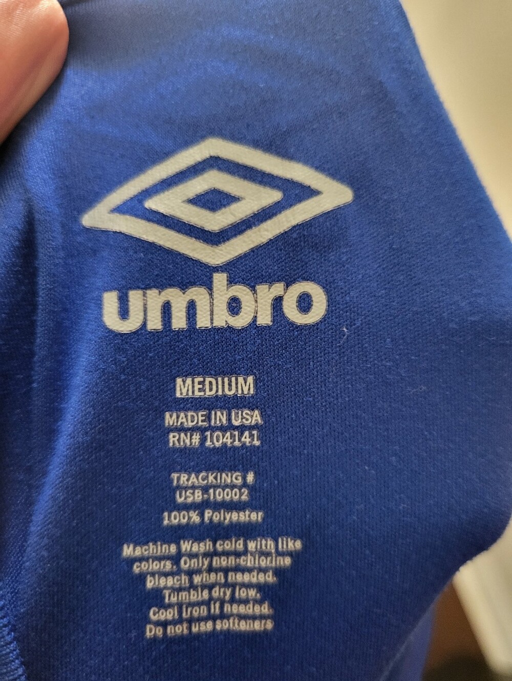 Boys Umbro Shirt Size Medium - Picture 3 of 3